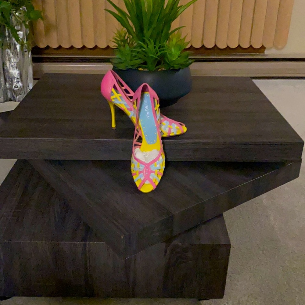 BCBG heels